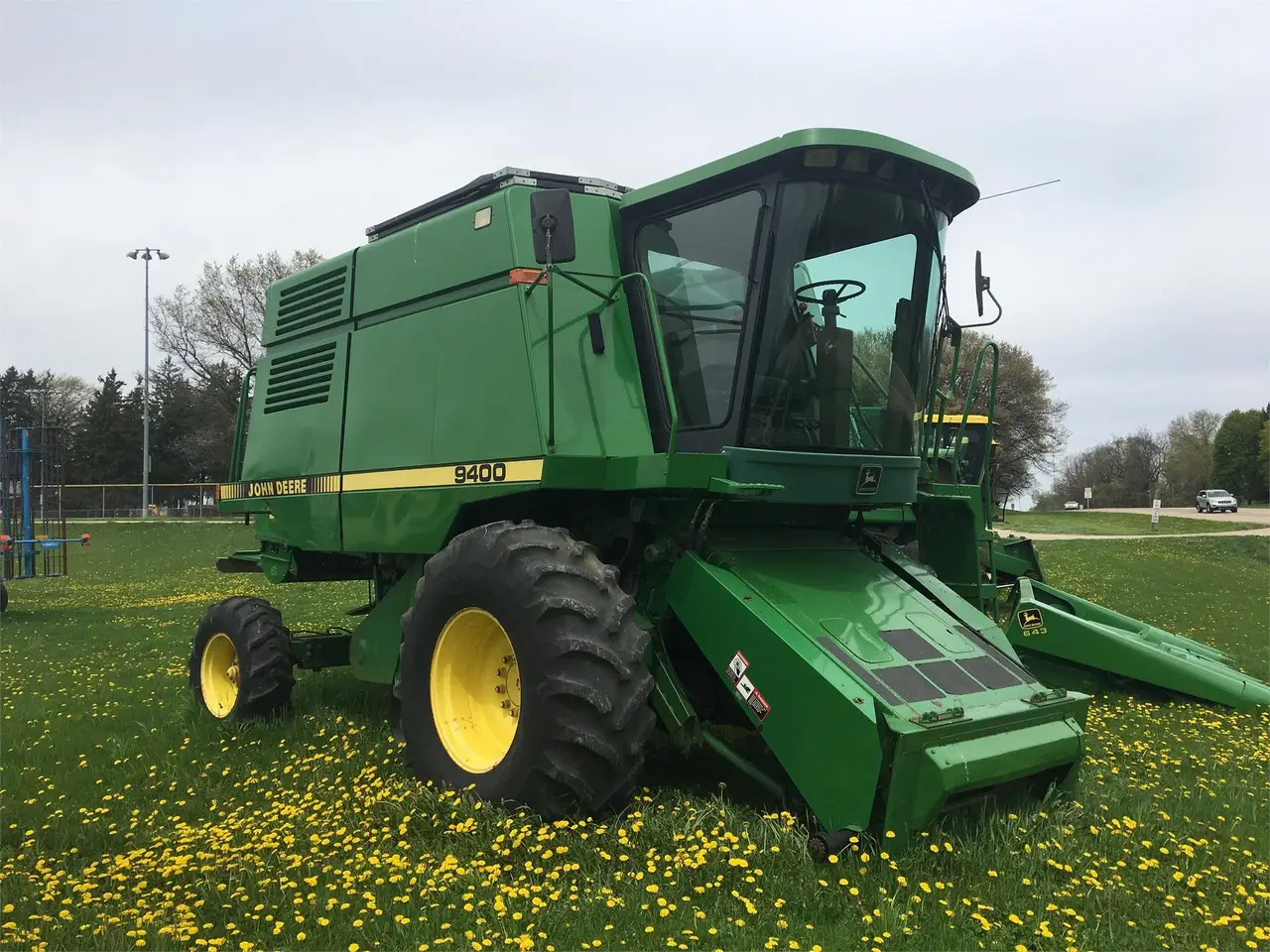 KXE10212 Скло лобове John Deere (AH166648)
